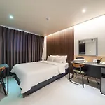 Mnlucky Hotel